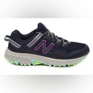 Women’s New Balance 410v6 Trail Running Shoe - size 8 - new w/o tags